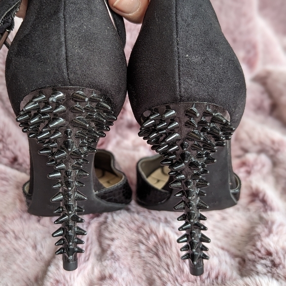 Sam & Libby Shoes - Sam & Libby Women's Size 5.5 Black Faux Leather Snakeskin Print Spiked Heels